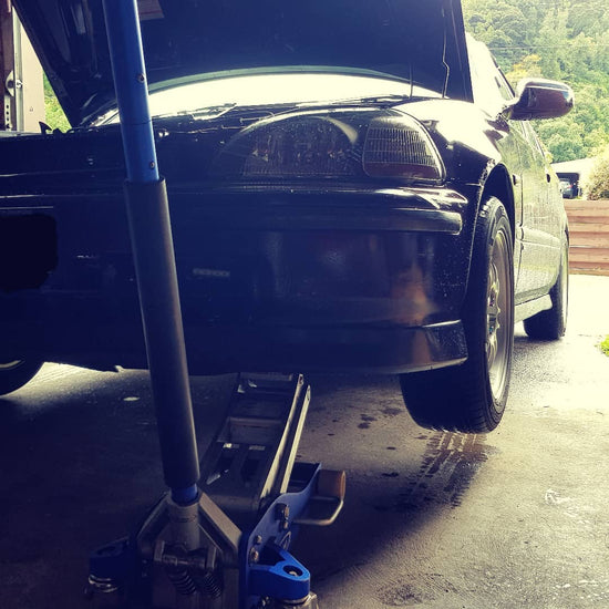 Honda Civic V-Tec manual gearbox and clutch fluid replacement carried out on a mobile basis. We picked up this car from the customers address carried out the necessary repairs and had it dropped back off to them for no extra cost.